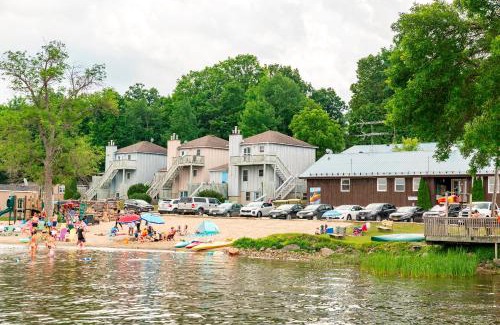 Drummond-North Elmsley House | Newly Renovated 2 Bedroom Beach Front Condo 2C