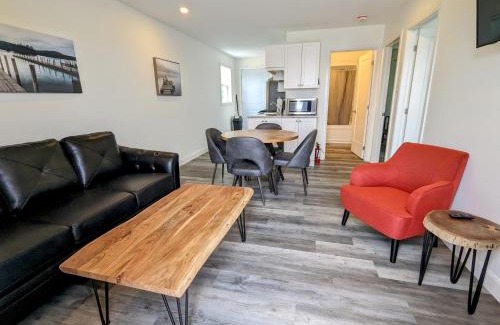 Drummond-North Elmsley House | Newly Renovated 2 Bedroom Beach Front Condo 2C