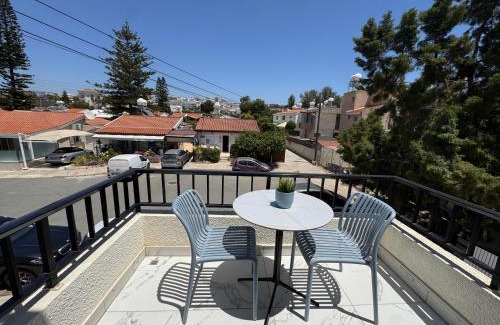 Paphos Apartment | Newly renovated 2 bedroom apartment with Pool & Seaview