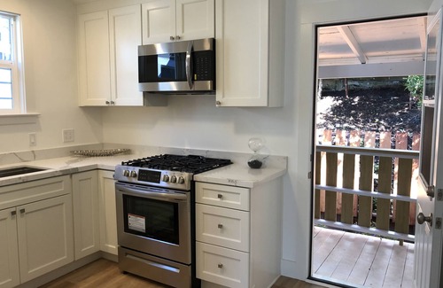 Sausalito Apartment | Newly Renovated 2 BR Apartment in the Heart of Sausalito