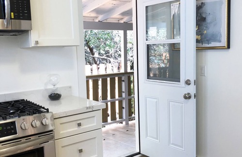 Sausalito Apartment | Newly Renovated 2 BR Apartment in the Heart of Sausalito