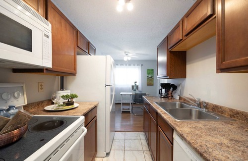Fort McMurray Apartment | Newly Renovated 2BR | w/ Free Parking & Fast WiFi