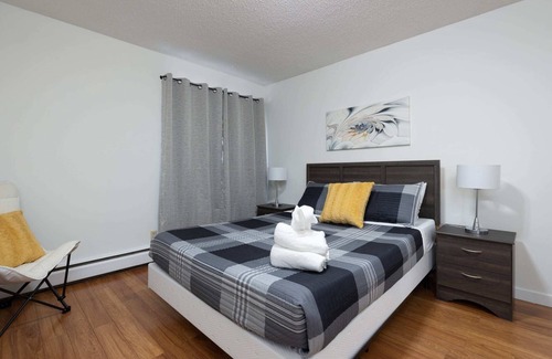 Fort McMurray Apartment | Newly Renovated 2BR | w/Parking & Near NLRHC