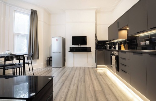 Portswood Apartment | Newly Renovated 2 Bed Ground Floor Apartment
