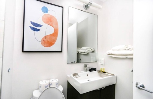Griggs Park Apartment | Newly Renovated 2bed, 2bath private apartment, minutes from Boston.