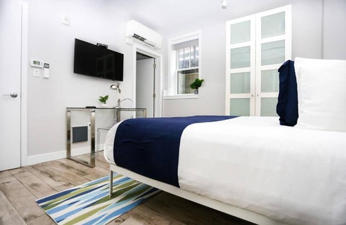 Griggs Park Apartment | Newly Renovated 2bed, 2bath private apartment, minutes from Boston.
