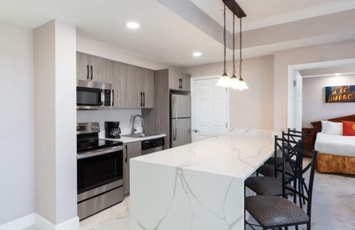 Florida Center Condo | *Newly Renovated*2Bedroom Resort Condo walking Distance from UNIVERSAL STUDIOS