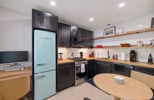 Ann Arbor House | Newly Renovated 2BR/2BA Duplex!