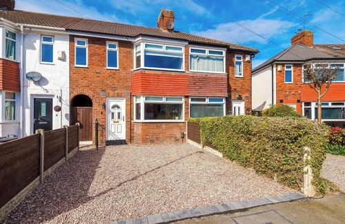 Birkenhead House | Newly renovated 3 bed house, Perfect for contractors, or family stays