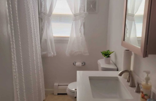 New Britain House | Newly renovated 3 bedrooms entire unit