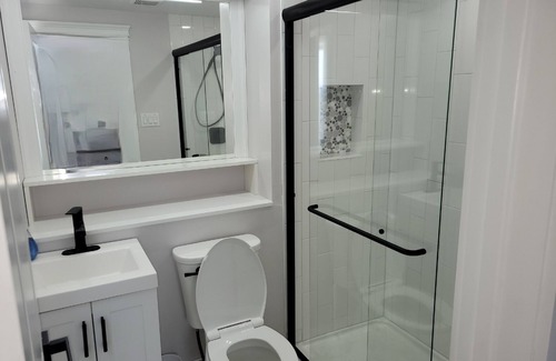 Holgate Apartment | Newly Renovated 3-bedroom apartment in Holgate