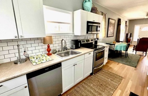 Beechmont House | Newly Renovated 3-Bedroom Beechmont Home