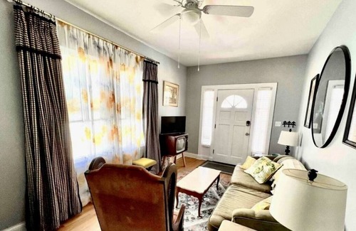 Beechmont House | Newly Renovated 3-Bedroom Beechmont Home