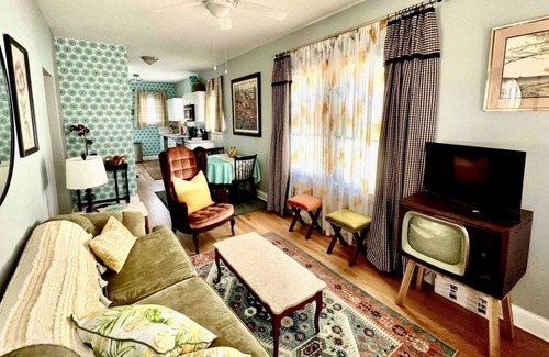 Beechmont House | Newly Renovated 3-Bedroom Beechmont Home