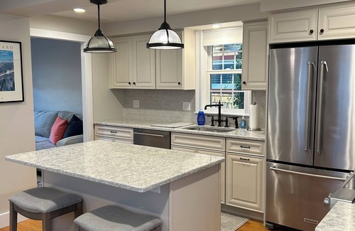 Stonington House | Newly renovated 3 bedroom/2 bath home one block from Dubois beach!
