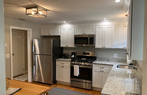 Canton House | Newly renovated.3 Bed/2 Bath close to Boston, Gillette Stadium & trains.