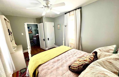 Beechmont House | Newly Renovated 3-Bedroom Beechmont Home