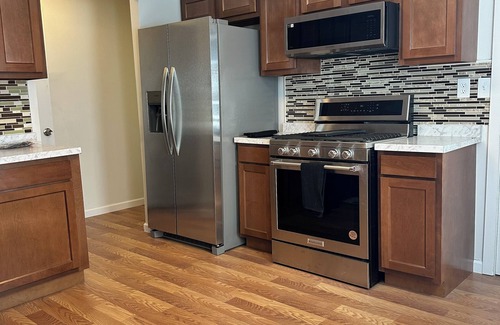 Front Park House | Newly renovated 3-bedroom and 2 full bath West Side Oasis!