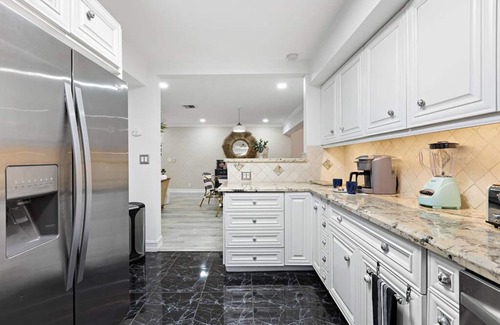 Santa Barbara Estates House | Newly Renovated 3 Bedrooms Near the Beach and Rest