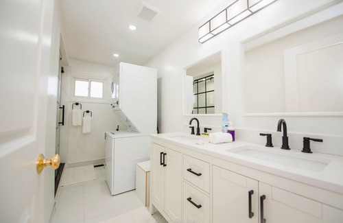 Ajax House | Newly Renovated 3bed 3bath House in Ajax