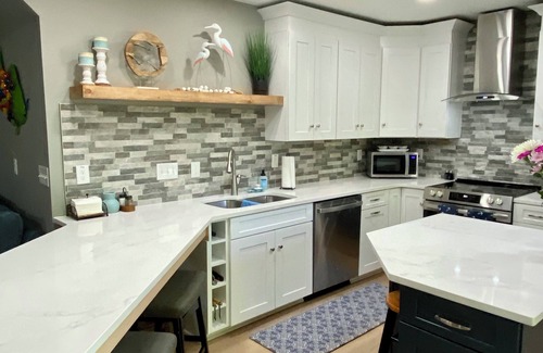 Southmont House | Newly Renovated 3BR, 2BA, pet friendly, with 3 kayaks, boat ramp nearby