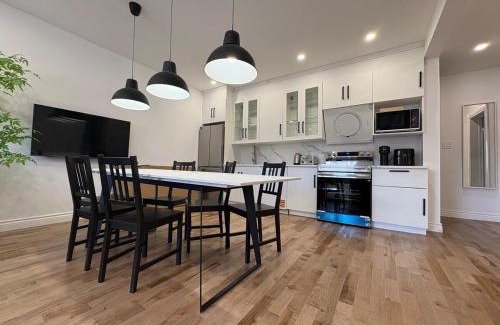 Cote-Des-Neiges—Notre-Dame-De-Grace Apartment | Newly Renovated 3BR 2BA Spacious and Modern