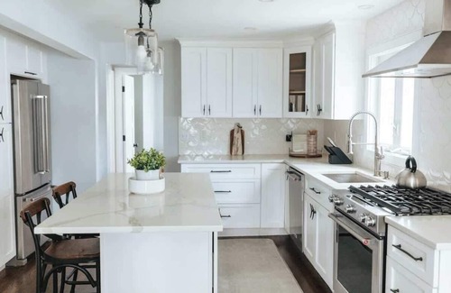 Fifth Ward House | Newly Renovated 3BR/2BA | Walk to Beach & Thames