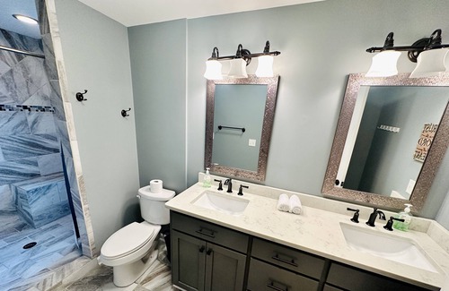 Deatsville House | Newly Renovated 4 BD/2.5 BA Lakehouse w/ dock, kayak, paddle boat & lily pad.