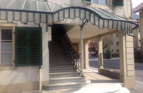 Central Interlaken Apartment | Newly Renovated 4 bedroom apartment. 3 mins to Interlaken. Sleeps 12. Balcony