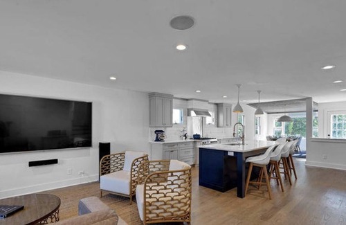 Spring Lake Heights House | Newly Renovated 4BR Cape Cod Beach House w/New Pool + 5 Beach Passes