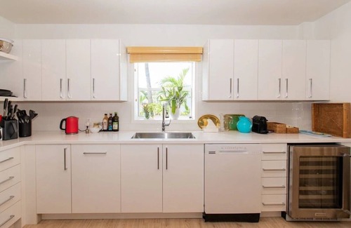 Governor's Harbour House | Newly renovated 5-Bedroom Harbourfront Oasis in Historic Governor's Harbour