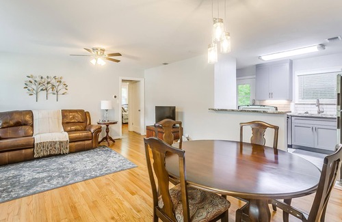 Arlington Heights House | Newly Renovated, 5 minutes from Dickies Arena, 9 minutes to downtown and TCU