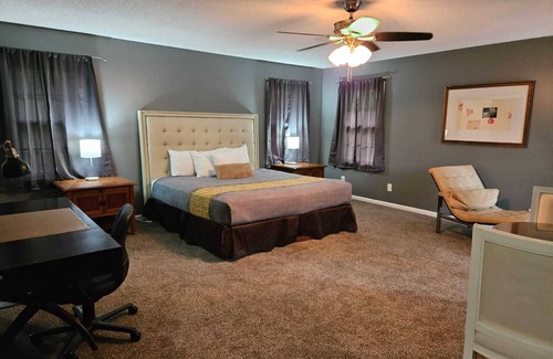 Whitehaven House | Newly renovated 5BR near Graceland, Elvis Presley