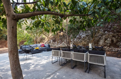 Cas Catala Villa | Newly renovated 6 bedroom villa steps away from the beach.