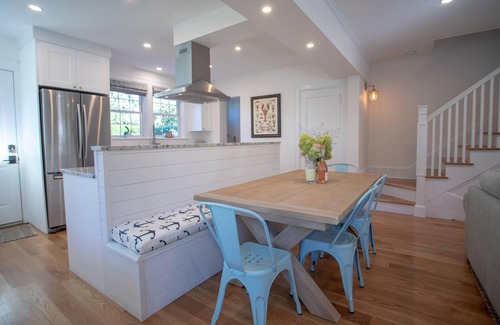 Cliff Walk House | Newly Renovated 6BR with Parking & Outdoor Shower!