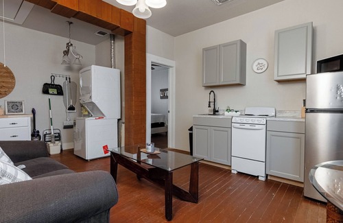 Government Hill House | Newly Renovated-Adorable -Ft. Sam-Pearl-DTSA 1BD