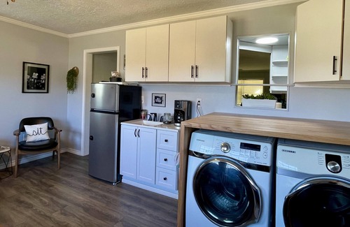Porum House | Newly Renovated Amazing Lake Retreat! Sleeps 11- Walk to Water & Boat Ramp!