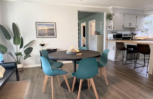 Porum House | Newly Renovated Amazing Lake Retreat! Sleeps 11- Walk to Water & Boat Ramp!