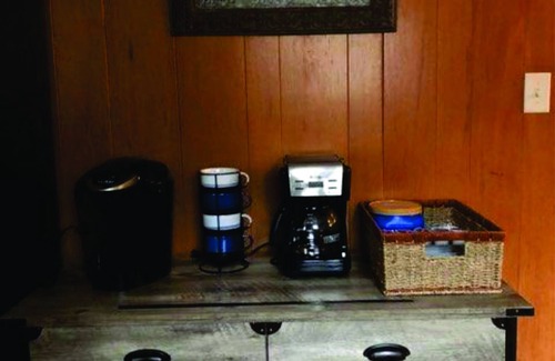 Ashtabula Apartment | Newly renovated, and decorated upstairs apartment with attached garage.