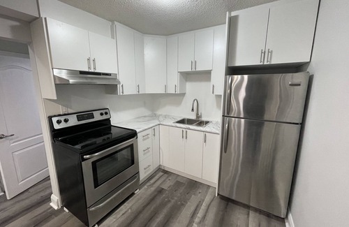 Port Credit Apartment | Newly renovated apartment in Port Credit