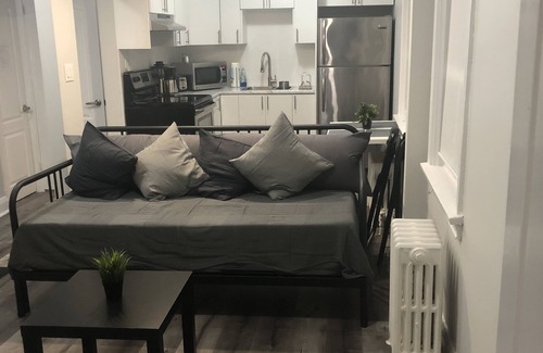 Port Credit Apartment | Newly renovated apartment in Port Credit