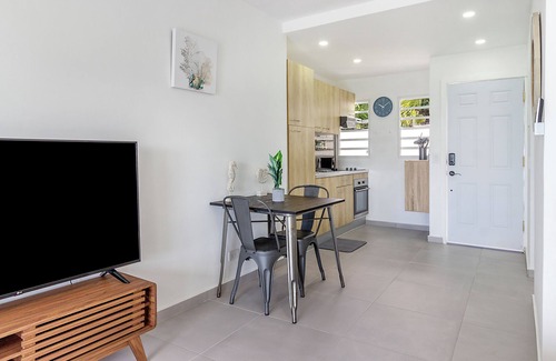Pelican Key Apartment | Newly Renovated apartment with swimming pool and ocean view #3