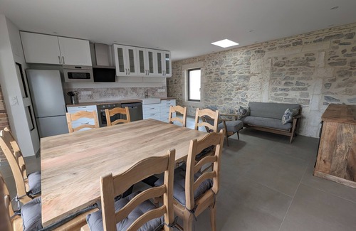 Bouillargues Apartment | Newly renovated apartment for 8 to 12 people, 5 minutes from the center of Nîmes.