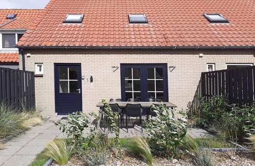 Hollum Apartment | Newly renovated apartments on large grounds