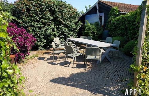 Hollum Apartment | Newly renovated apartments on large grounds