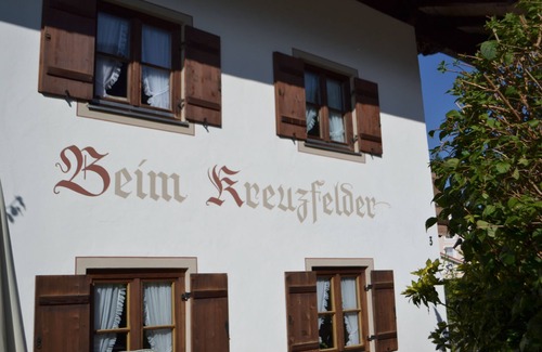 Kreuzfeld Apartment | Newly renovated apartment. Free Chiemgau Card for the best time of the year