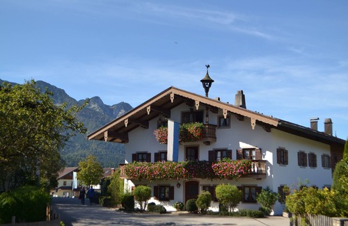 Kreuzfeld Apartment | Newly renovated apartment. Free Chiemgau Card for the best time of the year