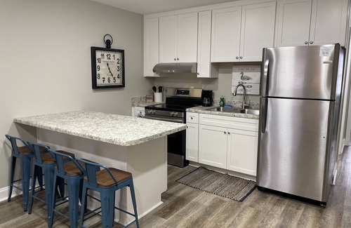 Counce Apartment | Newly Renovated Apartments near Pickwick Lake! Less than 10 min to boat ramp!