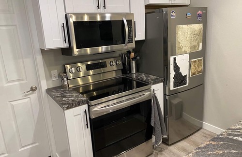 Mackay Apartment | Newly renovated apartment on Main Street
