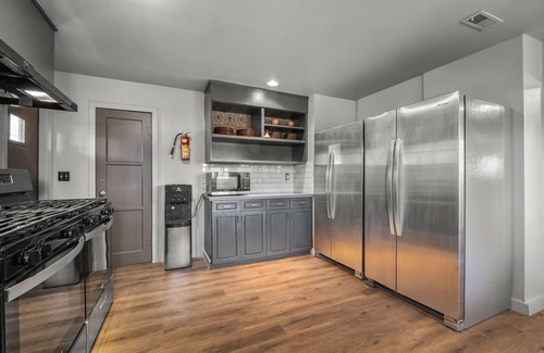 Big Bear Lake Hotel | Newly renovated boutique property in the heart of Big Bear Lake!